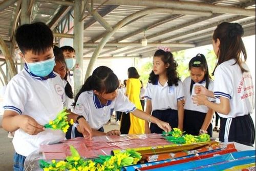 Đồng Tháp cho học sinh khu vực biên giới trở lại trường
