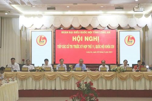 Phó Thủ tướng Thường trực Chính phủ Trương Hòa Bình tiếp xúc cử tri