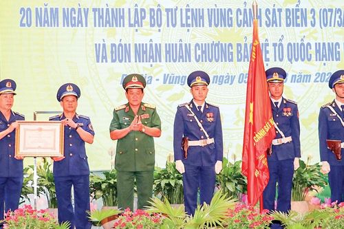 Vùng Cảnh sát biển 3 đón nhận Huân chương Bảo vệ Tổ quốc hạng nhì