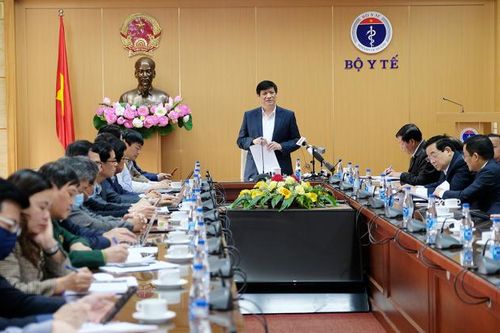 Việt Nam sẽ thực hiện khám sàng lọc trước khi tiêm vắc xin ngừa COVID-19 để đảm bảo an toàn tiêm chủng