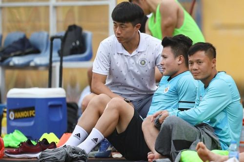Tiền vệ Quang Hải bị chấn thương dây chằng