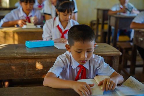 Đồng Tháp cho học sinh biên giới đi học trở lại từ ngày 8/3