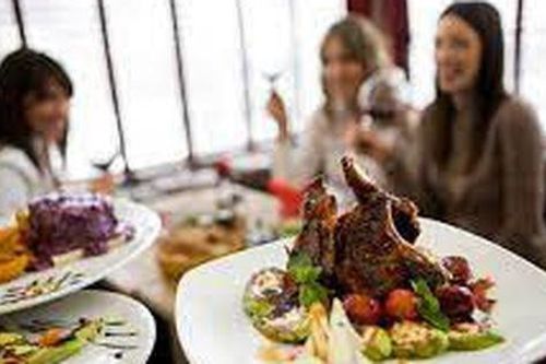5 mẹo hay giúp bạn tiết kiệm tiền khi đi ăn nhà hàng