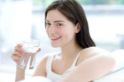 Uống nước lạnh có tốt không?