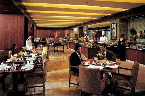 4 mẹo nhỏ giúp bạn tiết kiệm kha khá tiền khi đi ăn nhà hàng