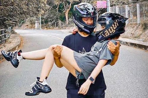 Chuyện tình đặc biệt của bà mẹ đơn thân và chàng 'phi công' kém 5 tuổi, chiều cao chênh nhau đến 30cm