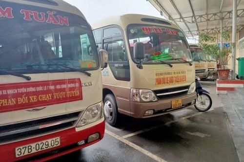 Nghệ An: Nhiều xe khách dừng chạy, phản đối xe dù chạy vượt tuyến