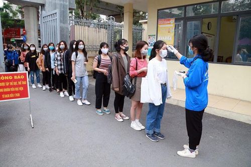 Thực hiện nghiêm biện pháp phòng, chống dịch khi sinh viên đi học trở lại