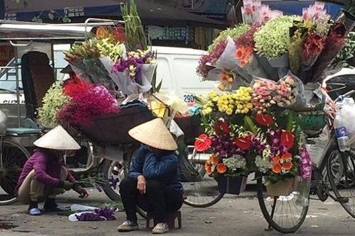Nỗi niềm phụ nữ 'không hoa, không quà' ngày 8/3