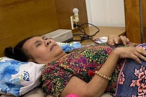 Nghệ sĩ Hoàng Lan phẫu thuật vùng lưng bị hoại tử