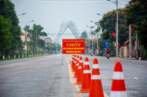 Lái xe vào Quảng Ninh phải có giấy xét nghiệm Covid-19