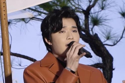 Quang Trung hát live 'Vùng trời bình yên'