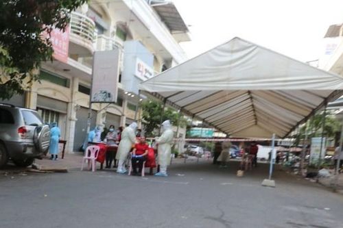 Campuchia: Nguy cơ bùng phát dịch Covid-19 ở nhiều địa phương, Sihanoukville bị ảnh hưởng nặng nề
