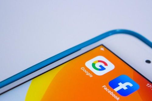 Câu chuyện phía sau các dịch vụ miễn phí của Google và Facebook