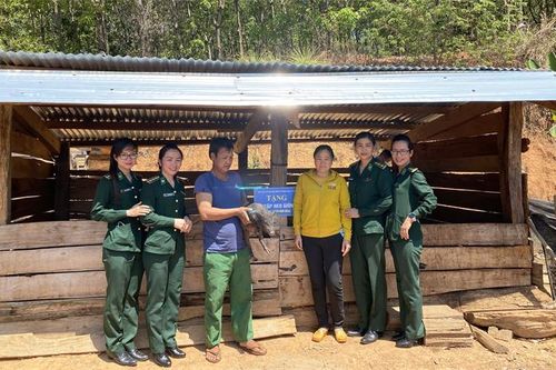 Tiếp sức cho phụ nữ vùng biên vượt khó vươn lên