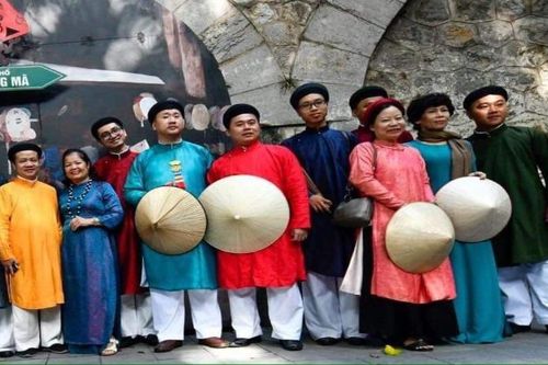 Đi tìm quốc phục cho đàn ông Việt