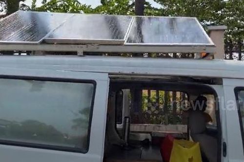 Xe nhà di động lắp pin mặt trời ở Sài Gòn được lên báo ngoại