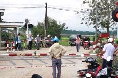 Quảng Ngãi: Va chạm tàu hỏa, 3 người thương vong