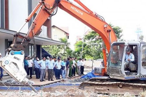 TPHCM: Yêu cầu xử lý dứt điểm 14 công trình trái phép ở quận 11
