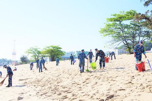 Tuổi trẻ Học viện Hải quân: Ra quân 'Ngày thứ Bảy tình nguyện'