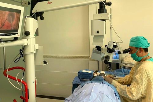 Phẫu thuật ghép thủy tinh thể nhân tạo cho 140 bệnh nhân nghèo