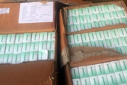 Thu giữ 5.460 vỉ thuốc tây không rõ nguồn gốc tại khu đất trống