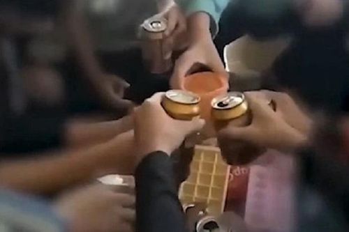 Cô giáo cổ vũ học sinh lớp 9 uống bia có thể bị truy cứu trách nhiệm hình sự