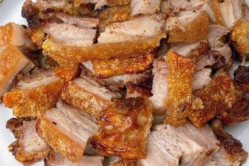 Món heo quay da giòn rụm của Tăng Thanh Hà
