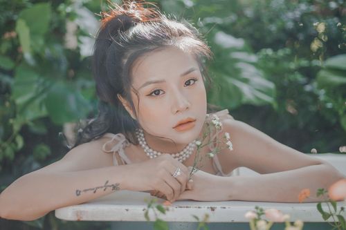 Ca sĩ Thương Võ: 'Tôi nhận nhiều lời gạ gẫm khi mới đi hát'