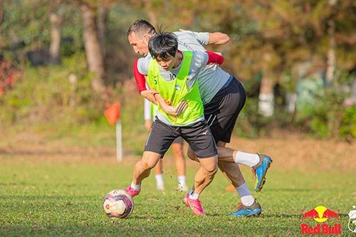 Bóng lăn trong tuần: Kinh tế bóng đá