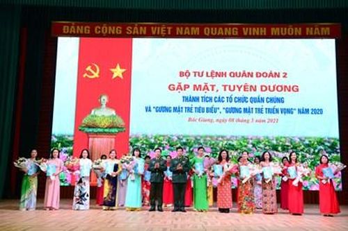 Quân đoàn 2 tuyên dương các tổ chức quần chúng xuất sắc và 'Gương mặt trẻ tiêu biểu' năm 2020