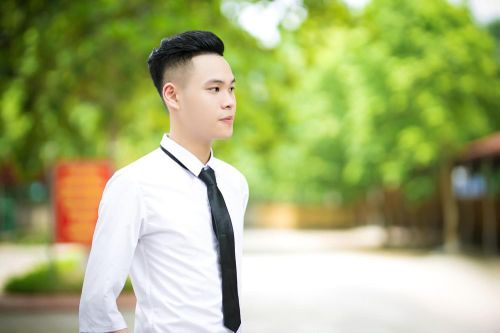Nam sinh trường Luật chọn nghệ thuật làm đam mê