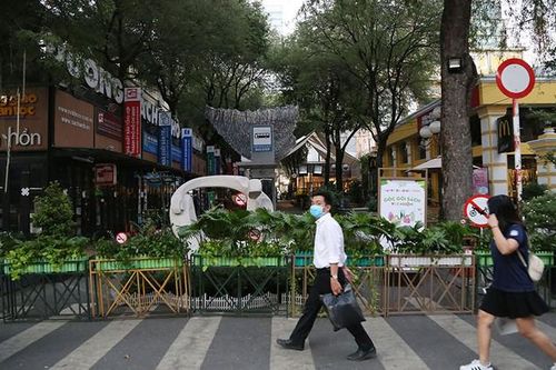 TP.HCM cân nhắc mở lại một số hoạt động không cấp thiết