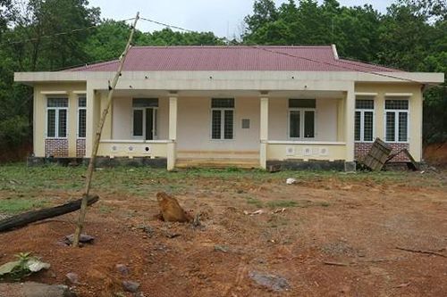 Xây dựng điểm trường mới tiền tỷ rồi... bỏ hoang