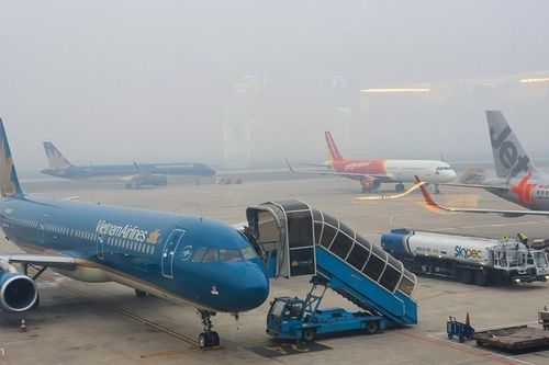 Hà Nội mù sương, 5 chuyến bay không thể xuống Nội Bài