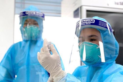 377 cán bộ, nhân viên y tế đã được tiêm vắc xin ngừa COVID-19