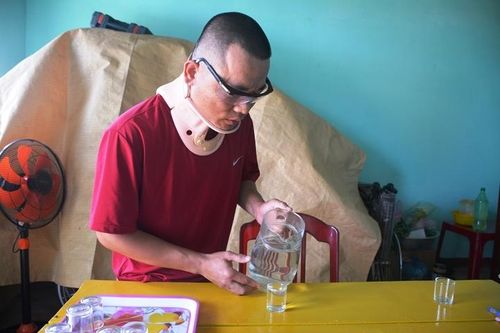 'Bạn đọc báo VietNamNet đã giúp tôi được hồi sinh từ chỗ nằm liệt giường'