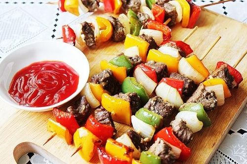 Mẹo làm thịt xiên nướng rau củ mềm ngon như tiệc nướng BBQ
