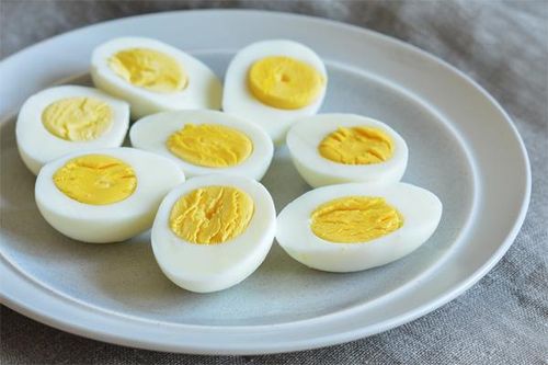 Ăn trứng vịt hay trứng gà tốt hơn?