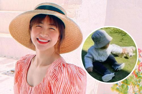 Hòa Minzy hé lộ thêm ảnh hiếm của quý tử đầu lòng, bé vừa lập 'nhà riêng' trên MXH đã có hàng nghìn fan follow