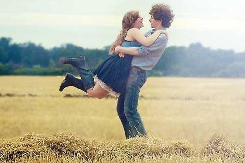 Hóa ra đây là lý do đàn ông yêu thích phụ nữ chân ngắn