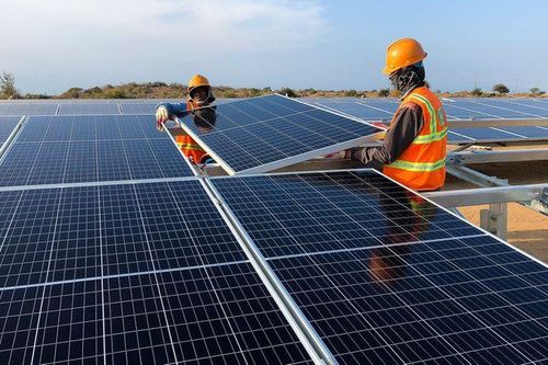 Công ty Malaysia mua 39% cổ phần của 5 dự án điện mặt trời tại Việt Nam