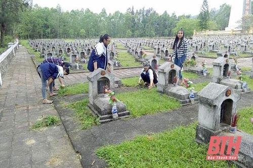 Người thầy xông pha thiện nguyện