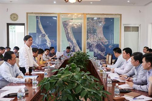 Thứ trưởng Bộ Giao thông vận tải làm việc tại Khánh Hòa