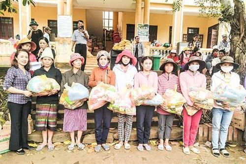Ấm áp tình người