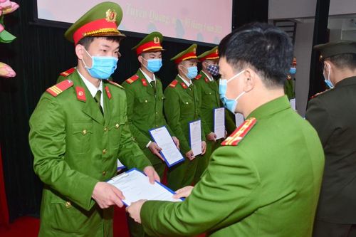 Công an tỉnh tổ chức lễ xuất ngũ cho các chiến sĩ nghĩa vụ