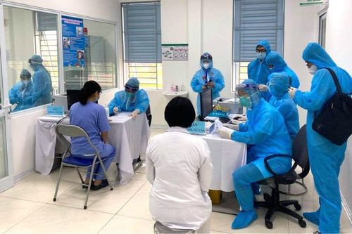 Trường hợp nào được tiêm vắc xin Covid-19 trong đợt đầu tiên của Hà Nội?