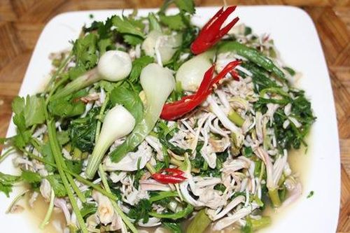 Lạ kỳ loài hoa cứ đến mùa chị em kéo nhau đi 'sống ảo' lại là món ăn gây thương nhớ