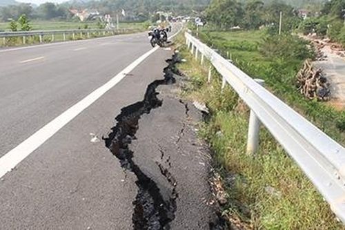 Cao tốc Đà Nẵng - Quảng Ngãi chưa hoàn thành đã hư hỏng