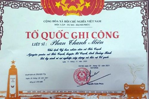 Cấp Bằng 'Tổ quốc ghi công' cho Chủ tịch UBND xã hy sinh vì dân